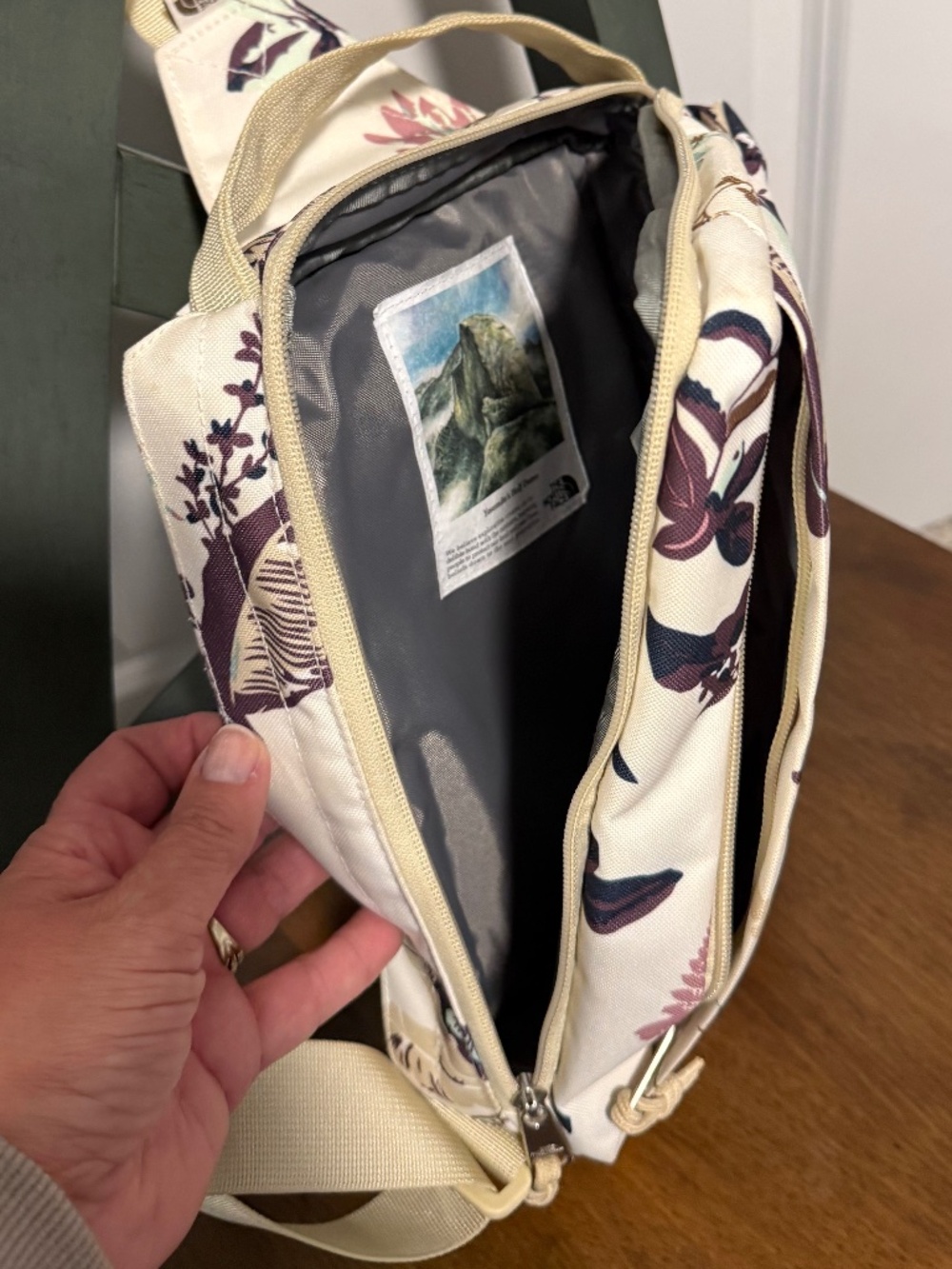 The North Face Crossbody Bag - Picture 3 of 5